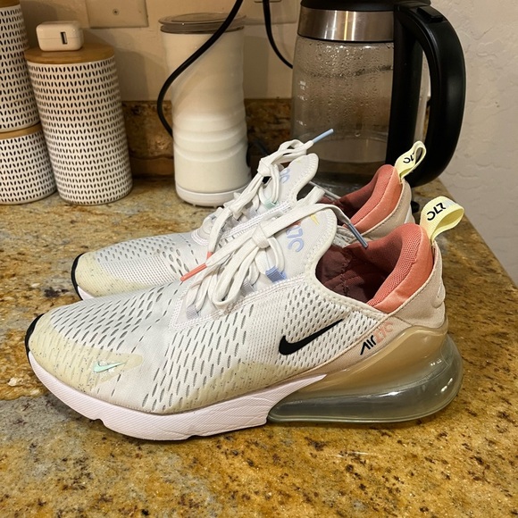 Nike Air Max 270 size 10.5 - Picture 3 of 9
